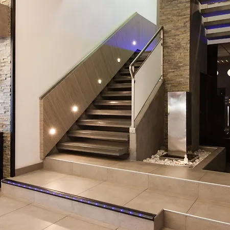 Point France ホテル 4*