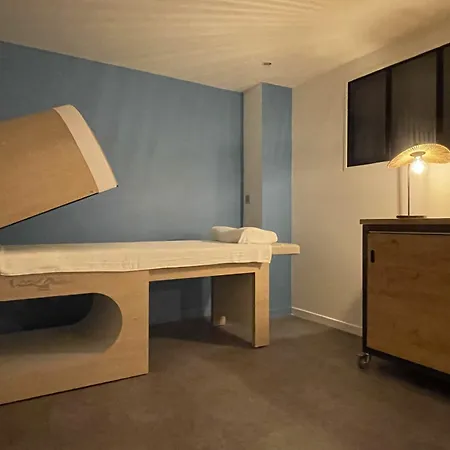 Point France Ξενοδοχείο 4*