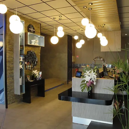 Point France ホテル 4*