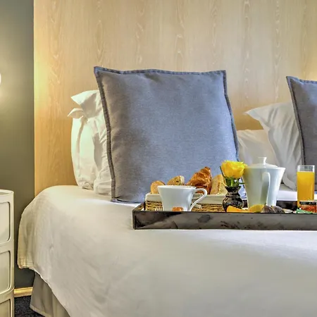 Point France Hotel 4*