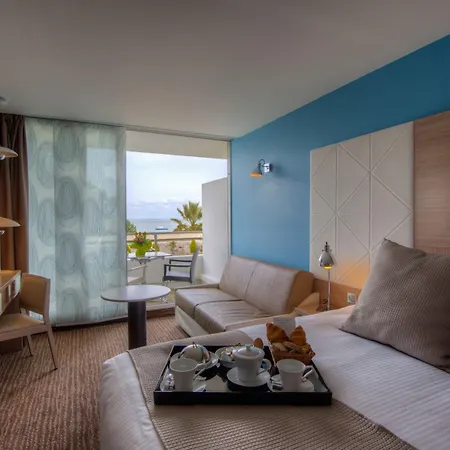 Point France فندق 4*