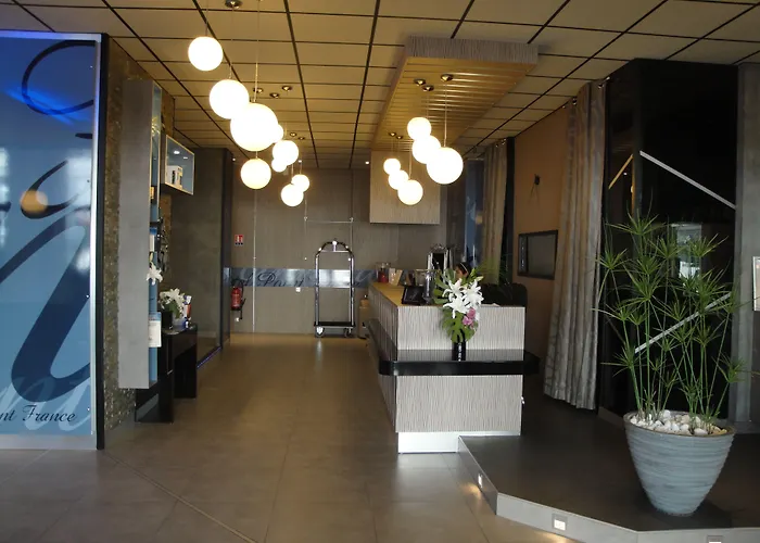 Point France Hotel 4*