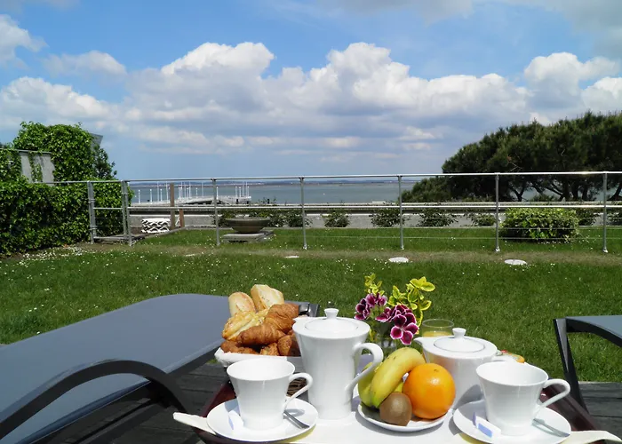 Point France Hotel 4*