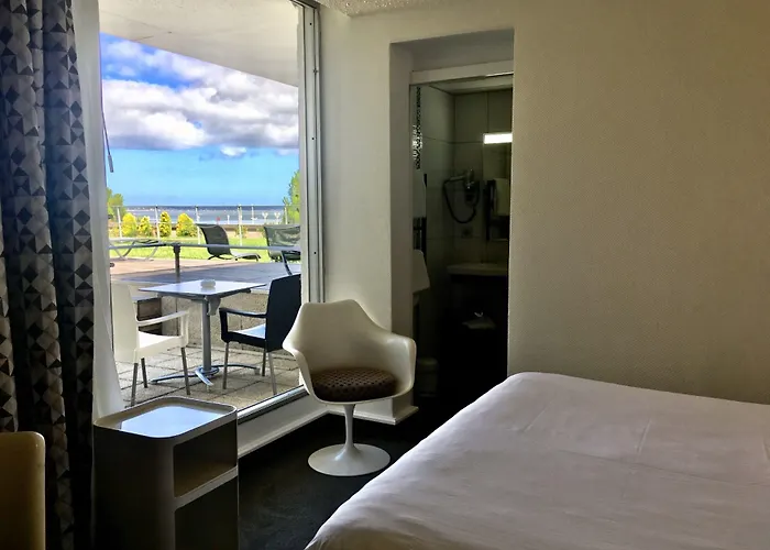 Point France Hotel